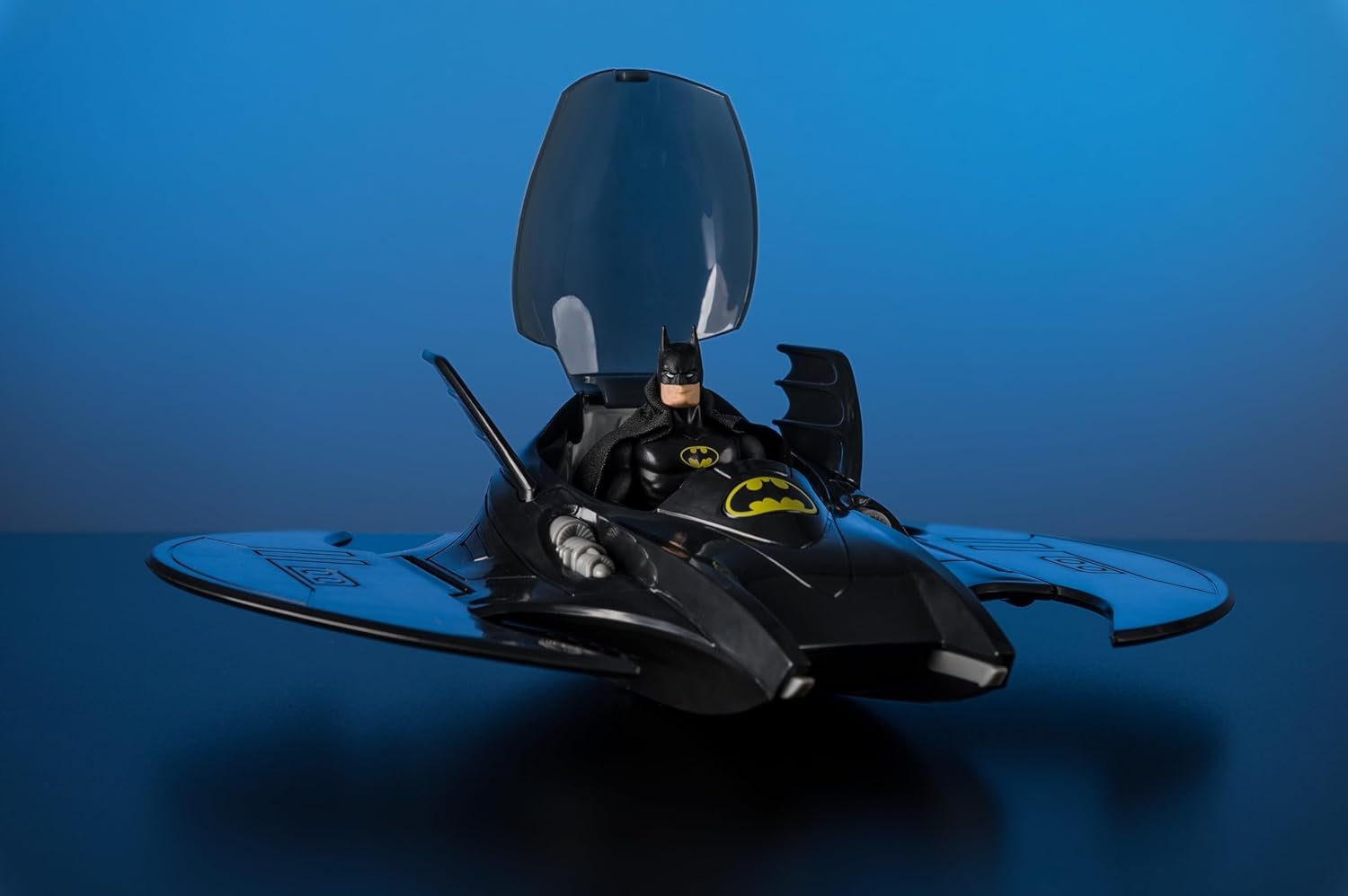 61Kcmr+RWJL._AC_SL1500_ DC: Super Powers - Batman, Batwing & Whirlybat 4.5" Figure & Vehicles 3 Pack By McFarlane Toys, Gold Label! - Image 3