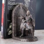 Veronese Design: Maltese Crusader Armored Knight Statue Guarding Door - Decorative Bookend, Cold Cast Bronze Resin, High Quality 7 ⅝" Sculpture - Image 5